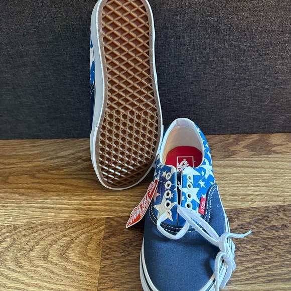 Brand new vans - Picture 3 of 3